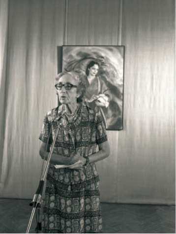 Natalia Spirina at the exhibition of Nickolas and Svetoslav Roerichs&rsquo; pictures 