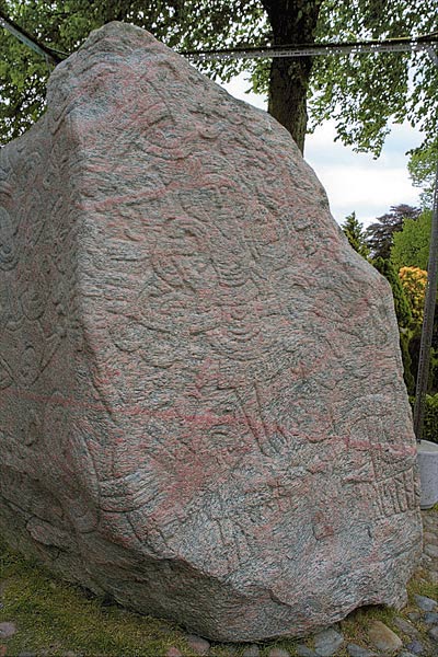 Йеллингский камень